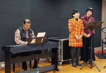  敬拜讚美詩歌司琴法初階