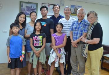 張副院長公子一家來訪