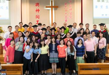 畢典後小家合照