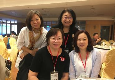 校友(左)何靜宜、李淑玲、楊雅蘋